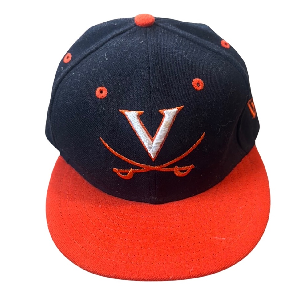 New Era Virginia Baseball flat brim fitted hat. Size 6-3/4